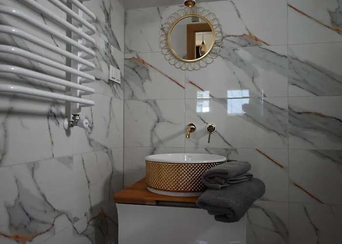 شقة Apartament Jastrzebia Gora *