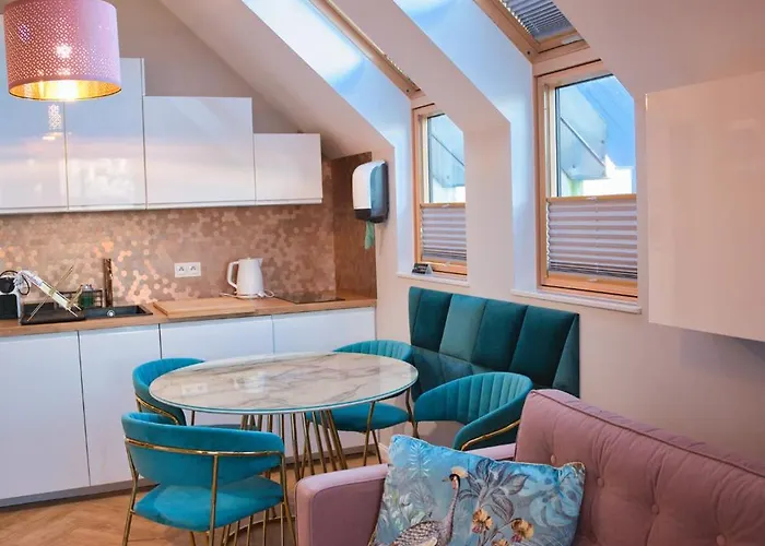 شقة Apartament Jastrzebia Gora *